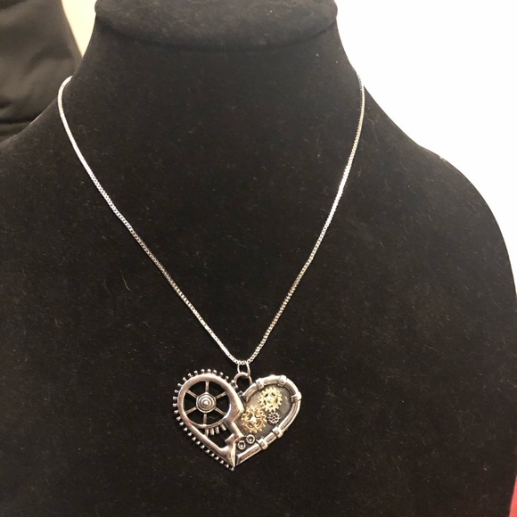 Beautiful Heart Necklace - Picture 4 of 4